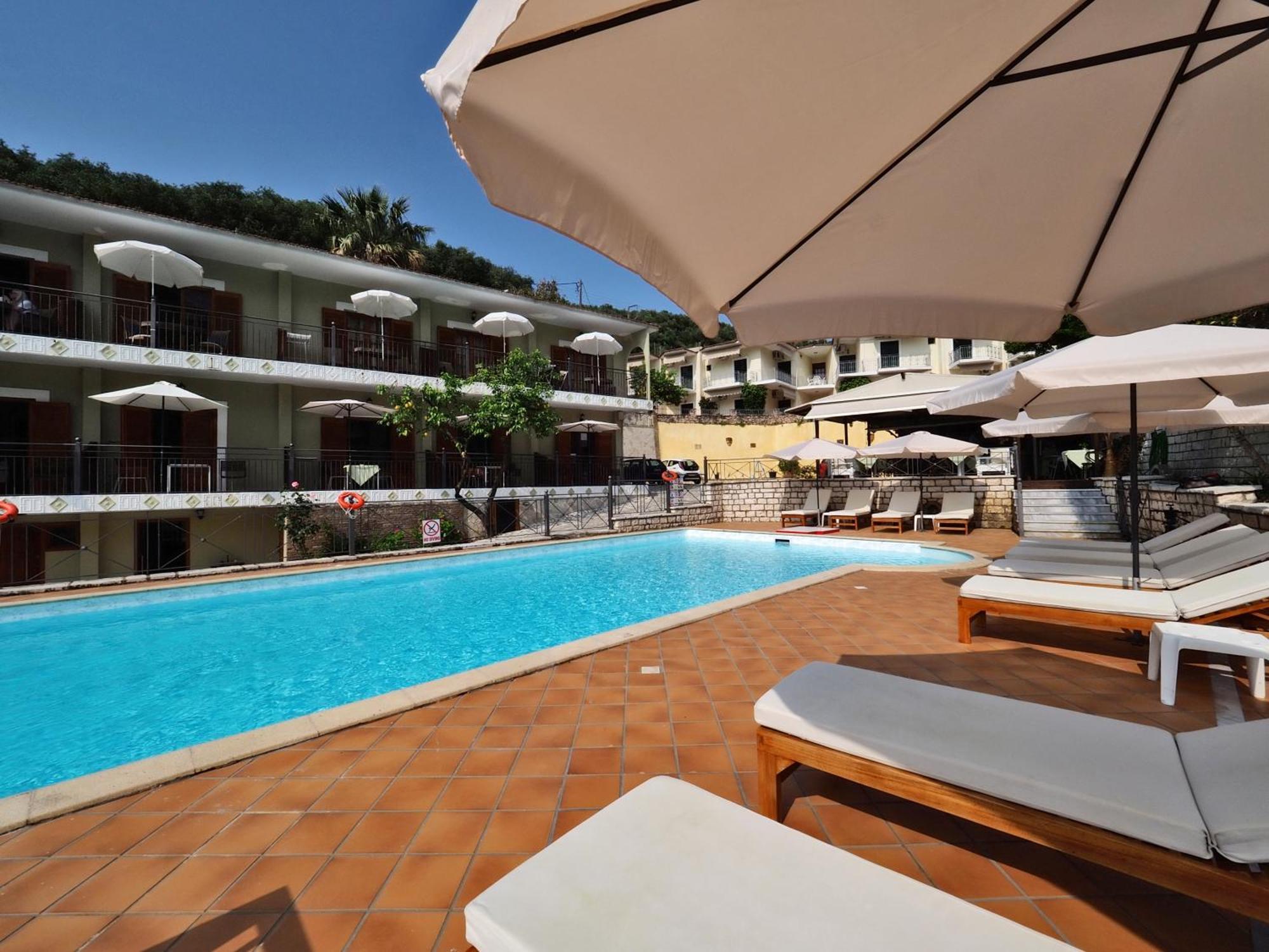 Bella Vista Hotel Studios & Apartments Parga Eksteriør billede